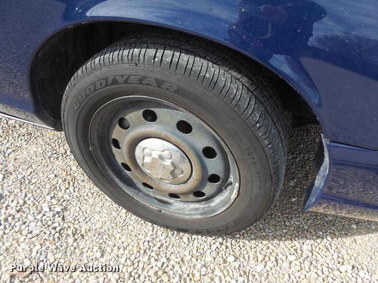 image for item L3629 2010 Ford Crown Victoria Police Interceptor