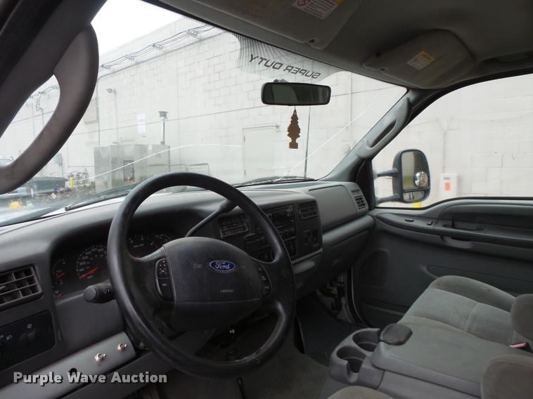 image for item L3630 2004 Ford F550 SuperCab flatbed truck