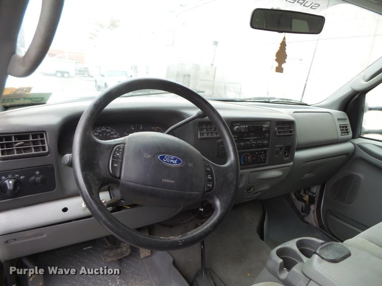 image for item L3630 2004 Ford F550 SuperCab flatbed truck