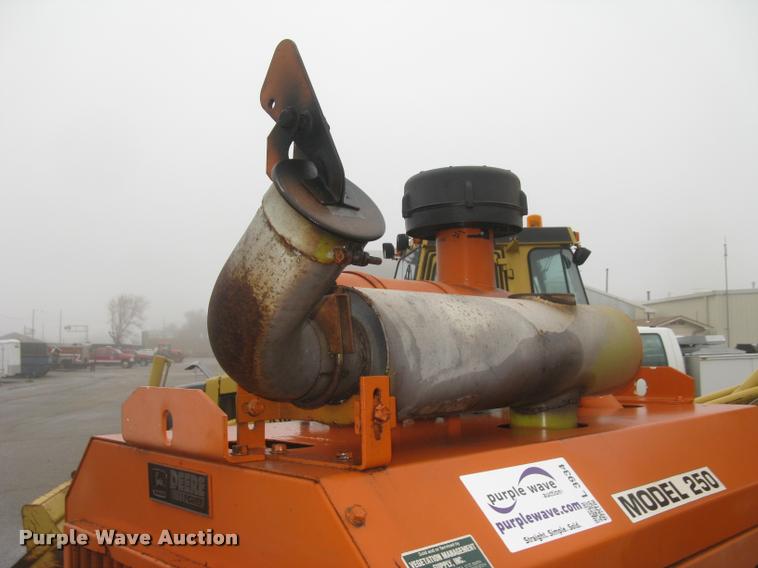 image for item L3934 Bandit 250XP chipper