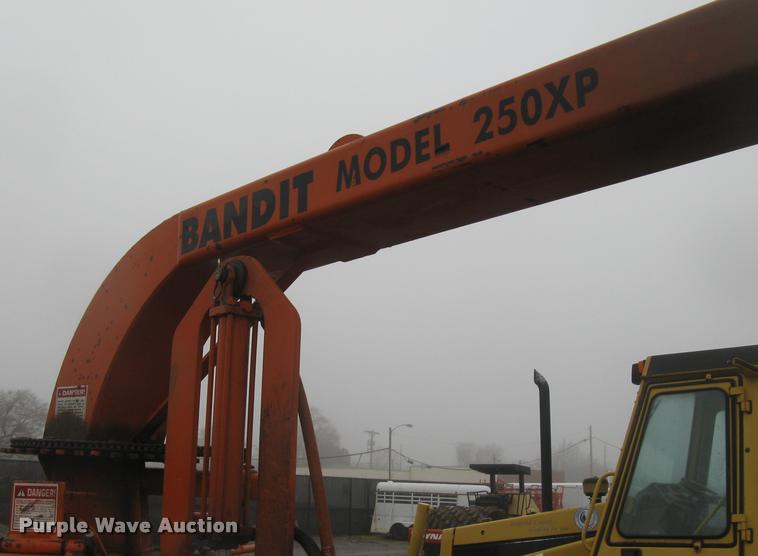 image for item L3934 Bandit 250XP chipper