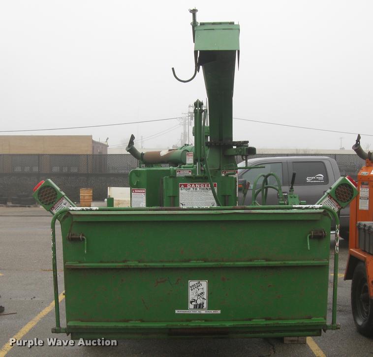 image for item L3935 2000 Bandit 250XP chipper