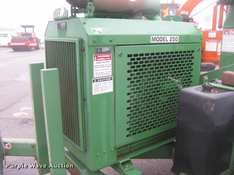 image for item L3935 2000 Bandit 250XP chipper