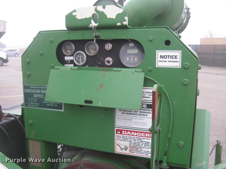 image for item L3935 2000 Bandit 250XP chipper