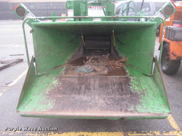 image for item L3935 2000 Bandit 250XP chipper