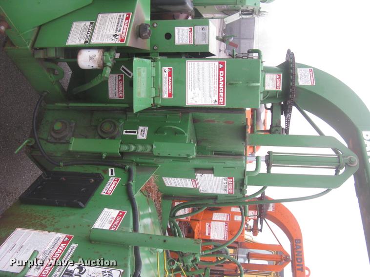 image for item L3935 2000 Bandit 250XP chipper