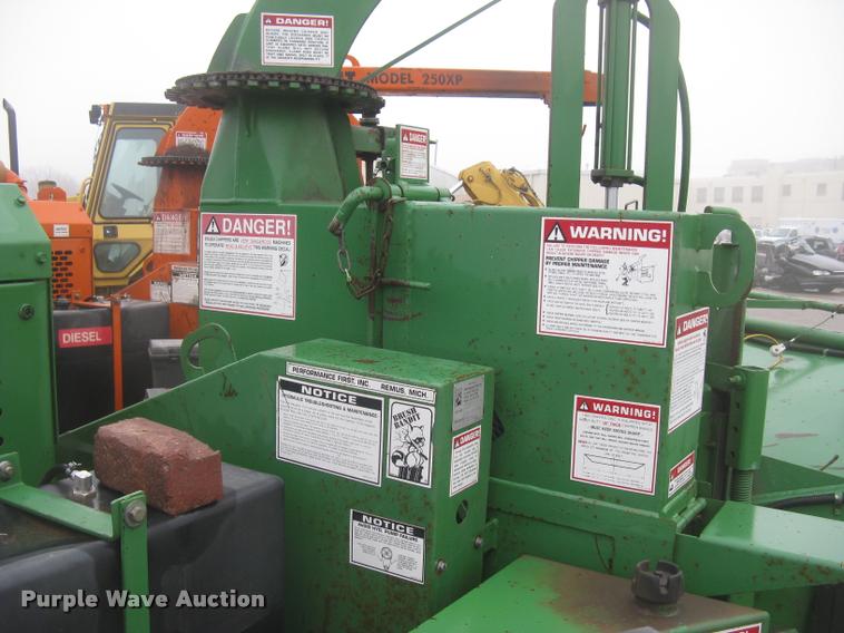 image for item L3935 2000 Bandit 250XP chipper