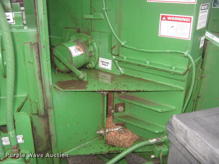 image for item L3935 2000 Bandit 250XP chipper