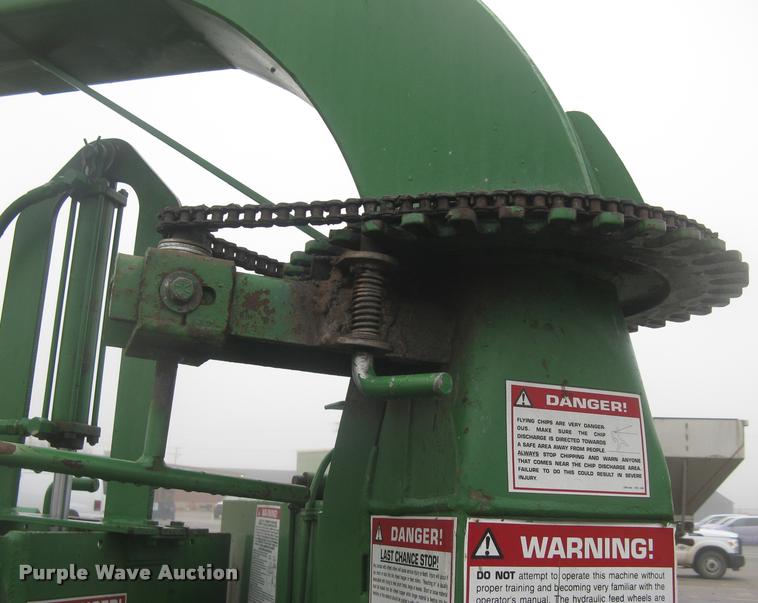 image for item L3935 2000 Bandit 250XP chipper