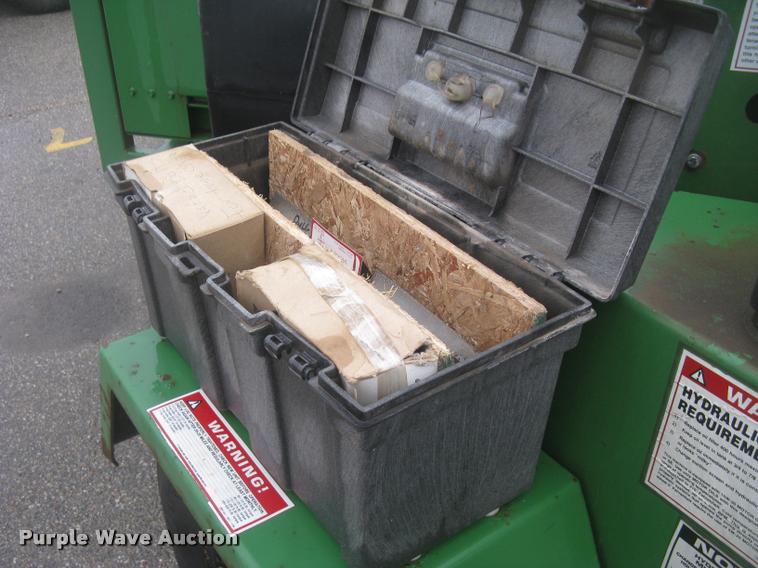 image for item L3935 2000 Bandit 250XP chipper