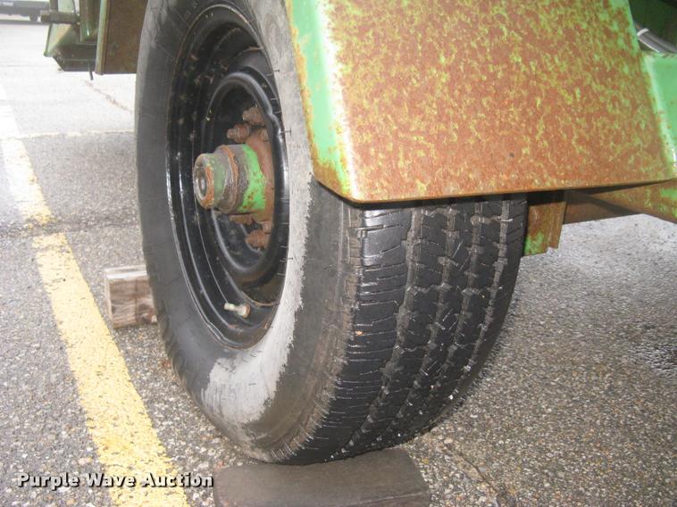 image for item L3935 2000 Bandit 250XP chipper