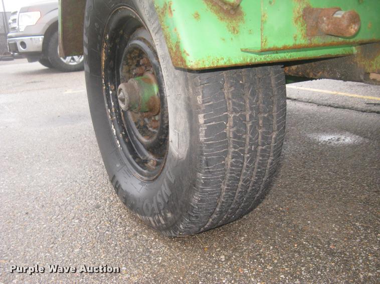 image for item L3935 2000 Bandit 250XP chipper