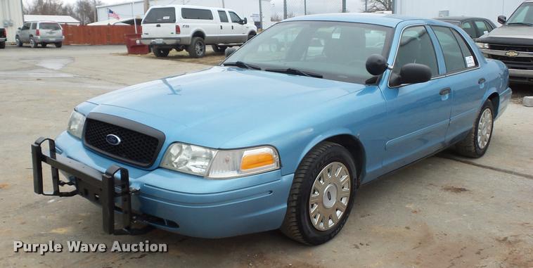 image for item L4502 2005 Ford Crown Victoria Police Interceptor