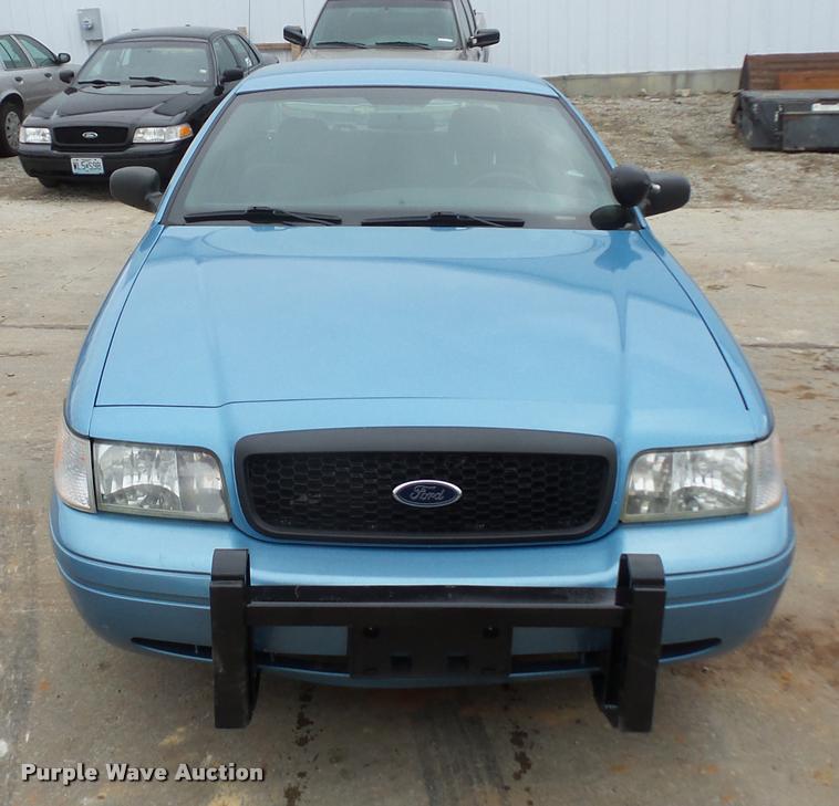 image for item L4502 2005 Ford Crown Victoria Police Interceptor