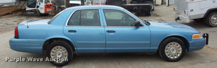 image for item L4502 2005 Ford Crown Victoria Police Interceptor