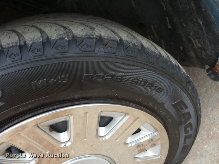 image for item L4502 2005 Ford Crown Victoria Police Interceptor