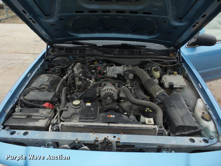 image for item L4502 2005 Ford Crown Victoria Police Interceptor