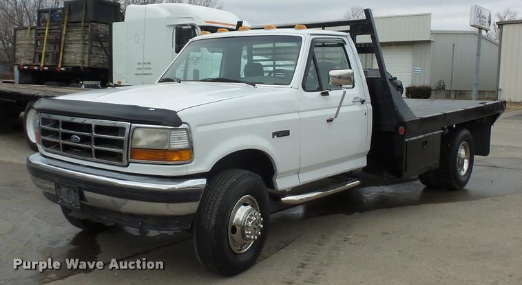 image for item L4504 1997 Ford F450 Super Duty flatbed truck