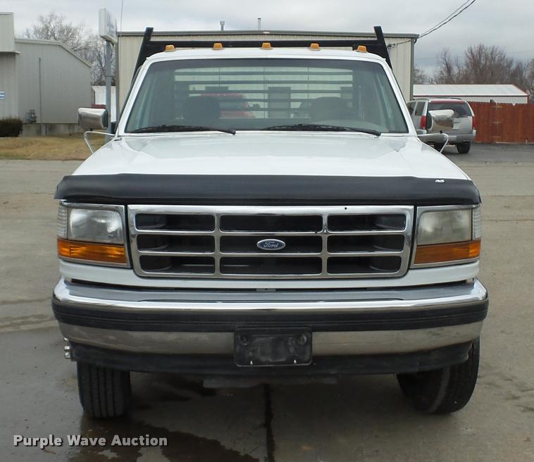 image for item L4504 1997 Ford F450 Super Duty flatbed truck