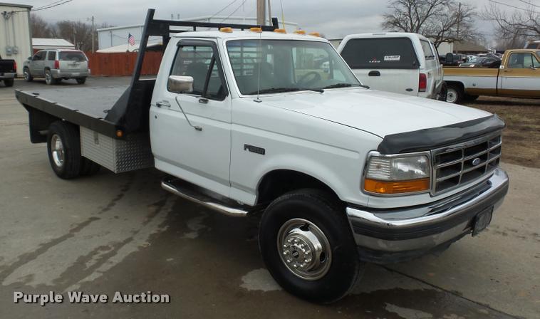 image for item L4504 1997 Ford F450 Super Duty flatbed truck