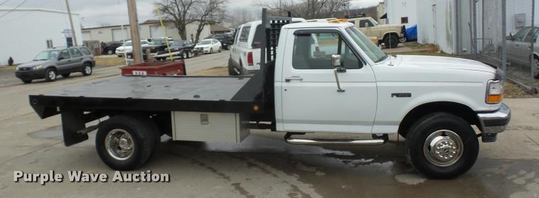 image for item L4504 1997 Ford F450 Super Duty flatbed truck
