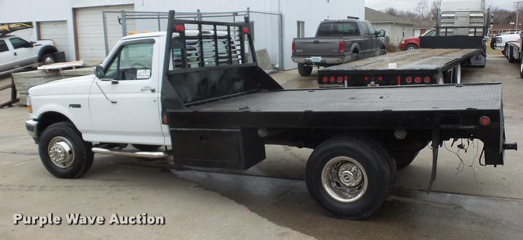image for item L4504 1997 Ford F450 Super Duty flatbed truck