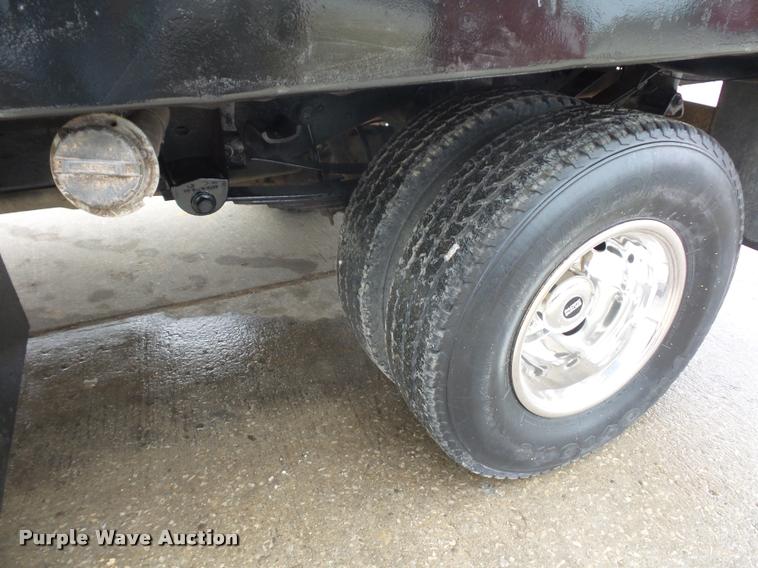 image for item L4504 1997 Ford F450 Super Duty flatbed truck