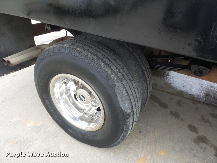 image for item L4504 1997 Ford F450 Super Duty flatbed truck