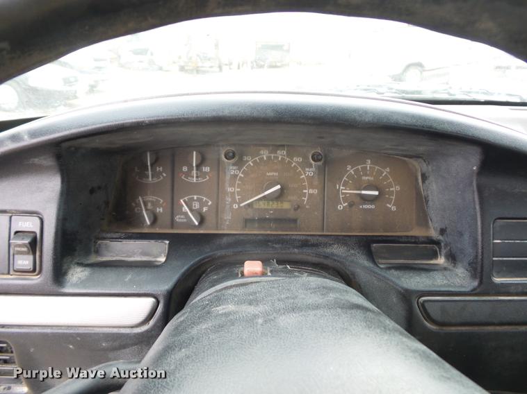 image for item L4504 1997 Ford F450 Super Duty flatbed truck