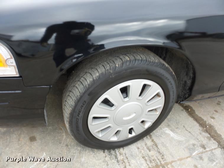 image for item L4505 2008 Ford Crown Victoria Police Interceptor