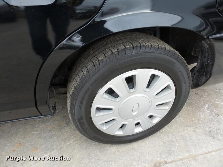 image for item L4505 2008 Ford Crown Victoria Police Interceptor