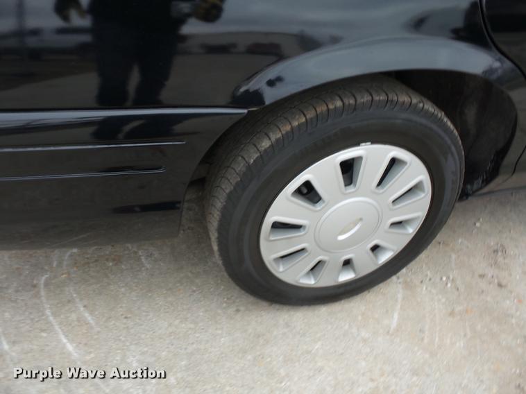 image for item L4505 2008 Ford Crown Victoria Police Interceptor