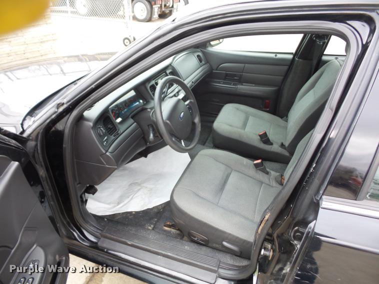 image for item L4505 2008 Ford Crown Victoria Police Interceptor