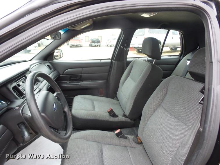 image for item L4505 2008 Ford Crown Victoria Police Interceptor