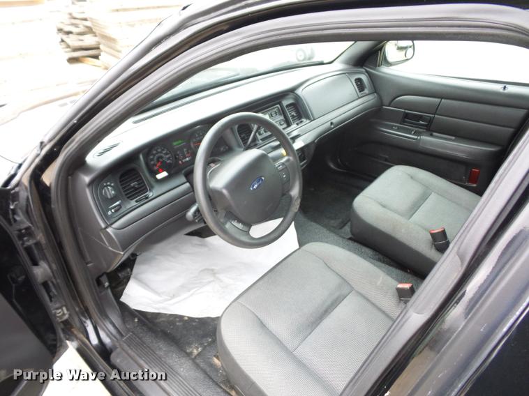image for item L4505 2008 Ford Crown Victoria Police Interceptor