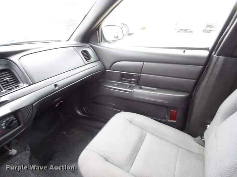 image for item L4505 2008 Ford Crown Victoria Police Interceptor