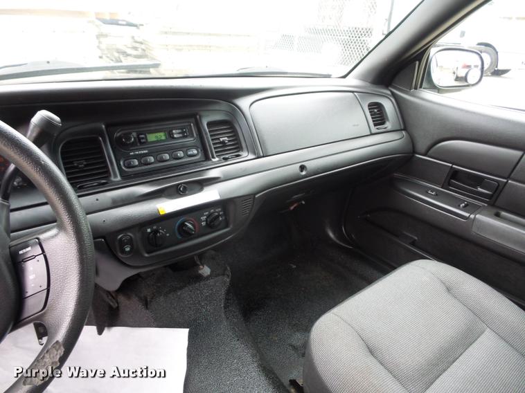 image for item L4505 2008 Ford Crown Victoria Police Interceptor
