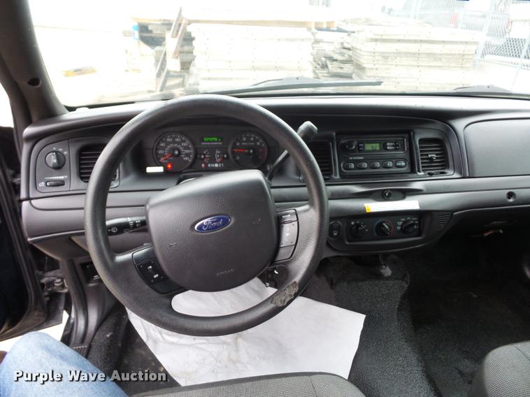 image for item L4505 2008 Ford Crown Victoria Police Interceptor