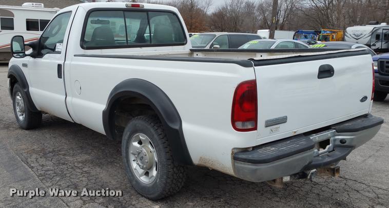 image for item L4509 2005 Ford F250 Super Duty pickup truck