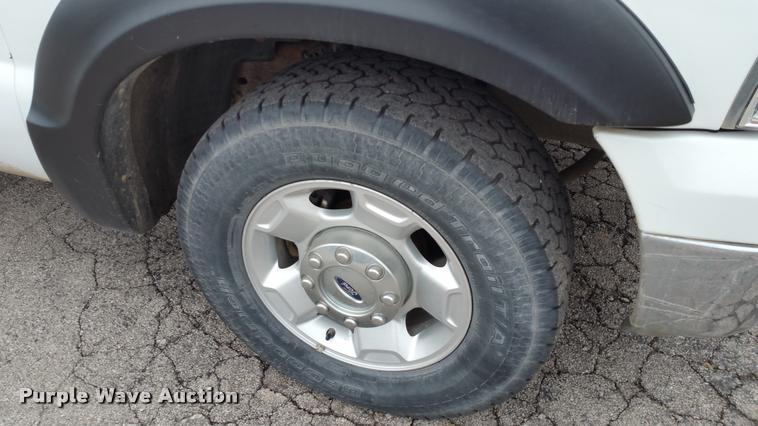 image for item L4509 2005 Ford F250 Super Duty pickup truck