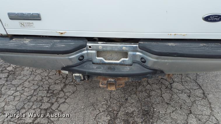 image for item L4509 2005 Ford F250 Super Duty pickup truck