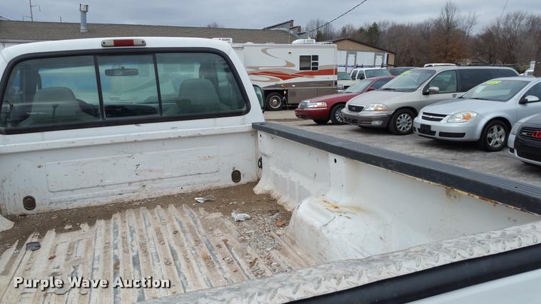 image for item L4509 2005 Ford F250 Super Duty pickup truck