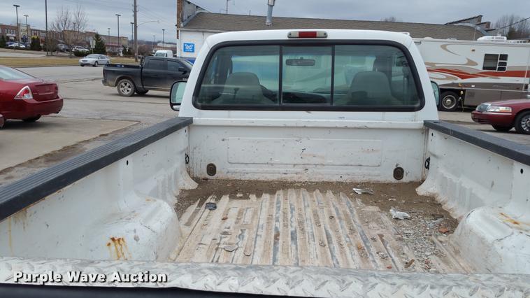 image for item L4509 2005 Ford F250 Super Duty pickup truck
