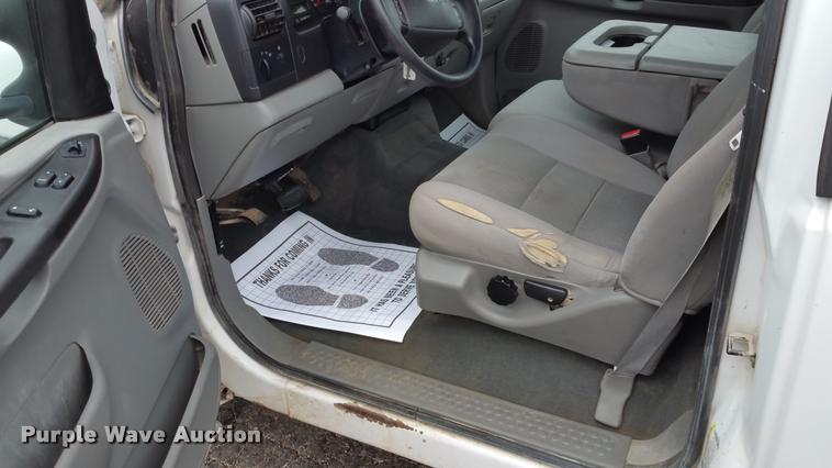 image for item L4509 2005 Ford F250 Super Duty pickup truck