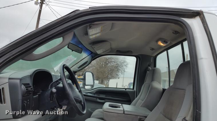 image for item L4509 2005 Ford F250 Super Duty pickup truck