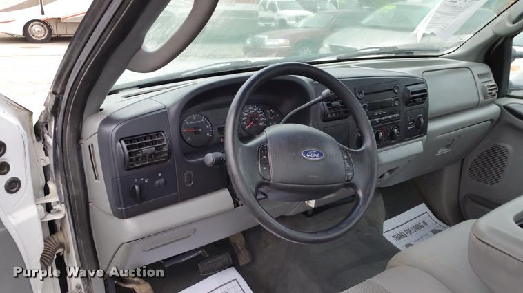 image for item L4509 2005 Ford F250 Super Duty pickup truck