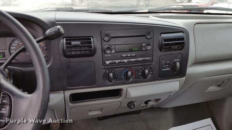 image for item L4509 2005 Ford F250 Super Duty pickup truck