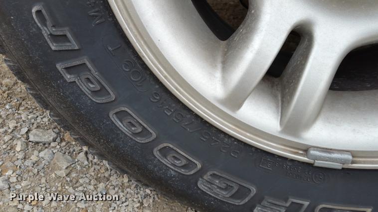 image for item L4510 2001 Dodge Durango SUV