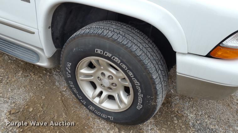 image for item L4510 2001 Dodge Durango SUV