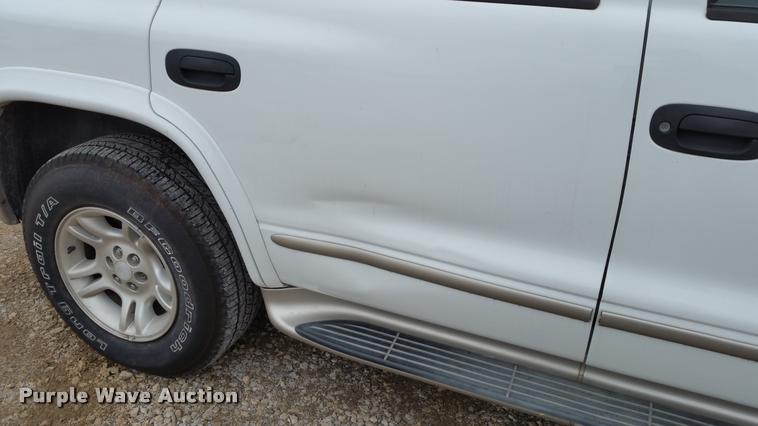 image for item L4510 2001 Dodge Durango SUV
